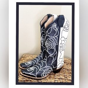 NWT Olivia Bennett by Twisted X....size 7.5